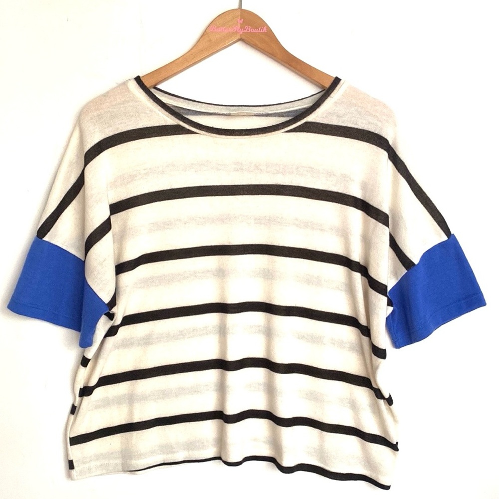 (A11) Selfie striped crop top, Size Large, EUC